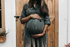 Nyeri Payudara Saat Hamil? Begini 6 Cara Mengatasinya
