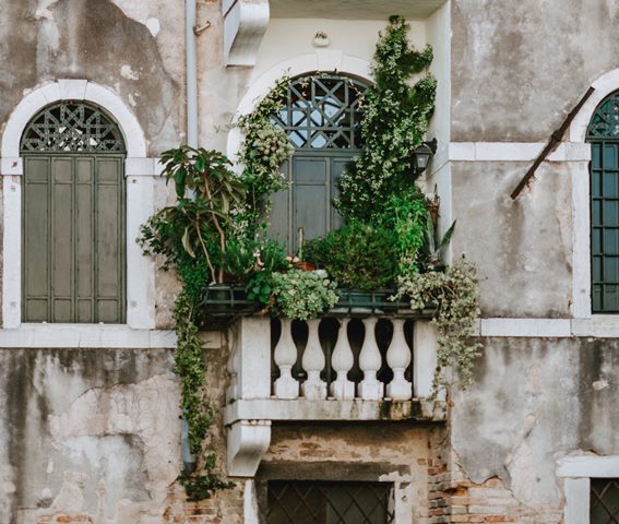 Apa Saja Manfaat Pakai Pelapis Antibocor di Rumah?