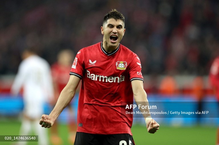 Gelandang Bayer Leverkusen, Exequiel Palacios, merayakan golnya ke gawang Bayern Muenchen (AFP/Dean Mouhtaropoulos