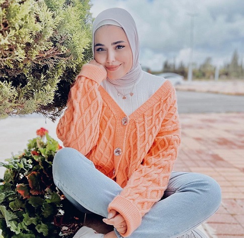 5 OOTD Hijabers Pakai Atasan Rajut yang Bisa Jadi Inspirasimu