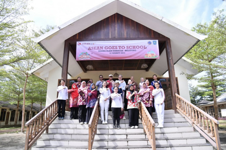 ASEAN Goes to School Menyapa Siswa di Negeri Laskar Pelangi Belitung