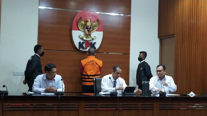 KPK Tahan Advokat Perintang Kasus Suap di Kabupaten Buru Selatan