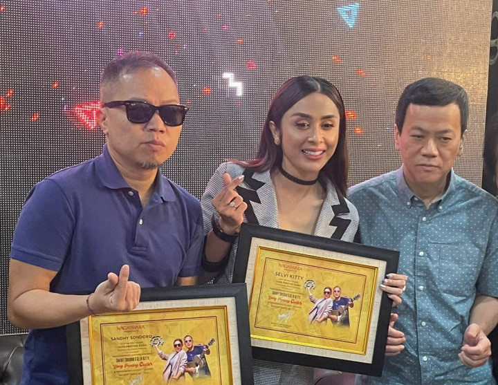 Sandhy Sondoro Terinspirasi Benyamin S hingga Farid Hardja di Lagu 'Yang Penting Cuan'