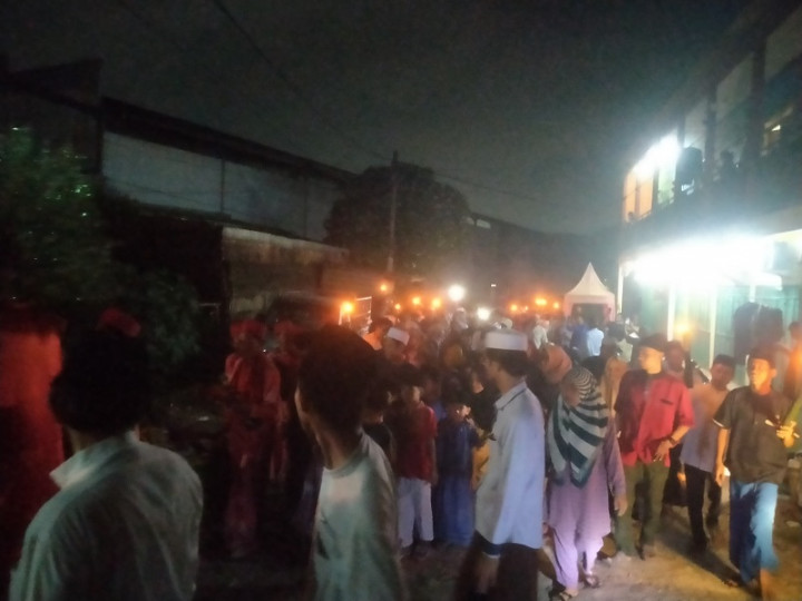 Ribuan Warga Tangerang Pawai Obor Sambut Ramadan