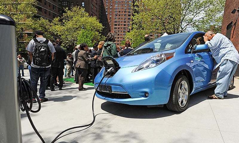 Ilustrasi mobil listrik. Foto: AFP.