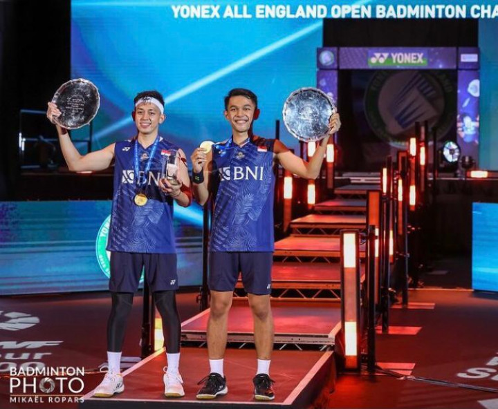 Heboh Piala Lomba Menyanyi di Jepang Ditagih Rp4 Juta, Netizen: Piala All England Kena Bea Cukai Nggak?