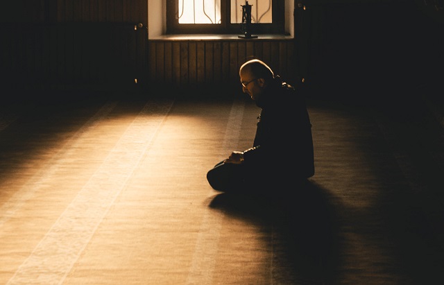 Salat Tarawih Berjamaah atau Sendiri, Mana Yang Lebih Utama?