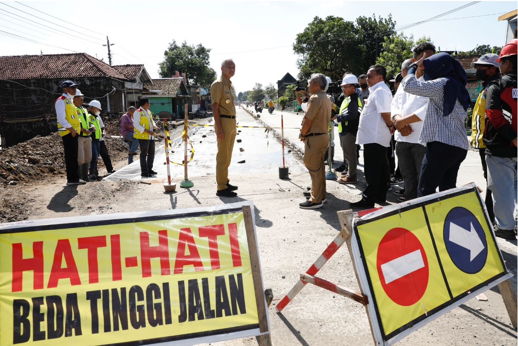 Ganjar Sebut Perbaikan Jalan Daendels Di Pantai Selatan Jawa Dimulai