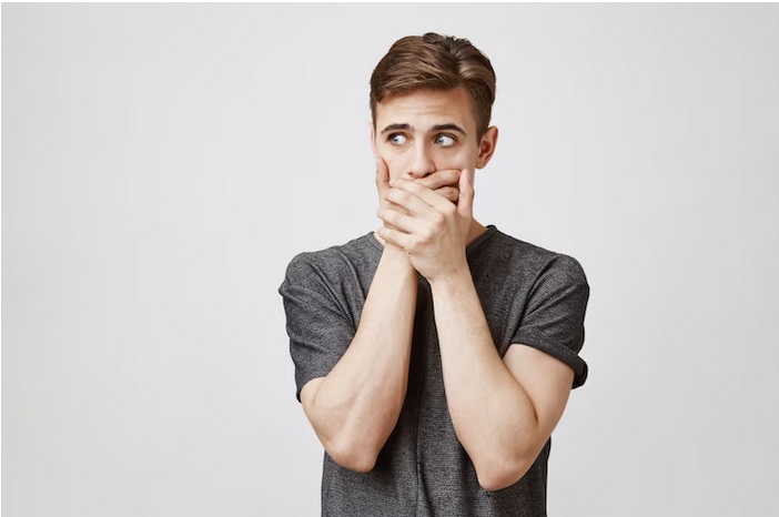 Tak hanya Menyikat Gigi, Menggosok Lidah Juga Efektif Menghindari Bau Mulut saat Puasa