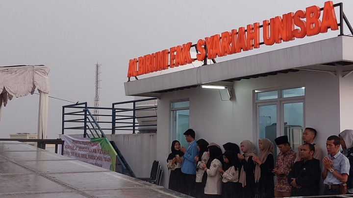 Hujan Deras Halangi Pengamatan Hilal di Bandung