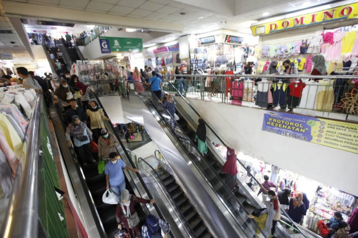 Hari Pertama Puasa, Tanah Abang Ramai Dikunjungi Warga