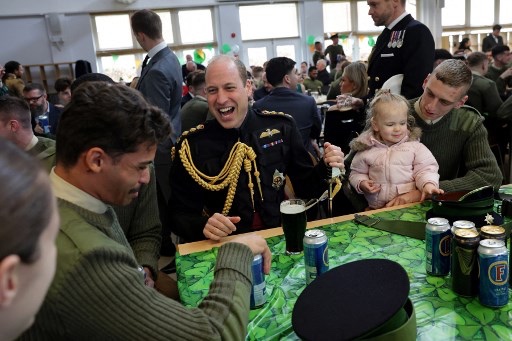 Tiba-tiba Saja Pewaris Takhta Kerajaan Inggris Sambangi Polandia