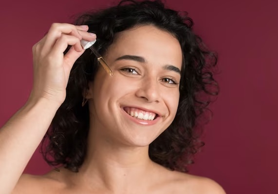 Sebelum kulit mulai menua, ada baiknya kamu menjaganya dengan melakukan berbagai perawatan. (Foto: Ilustrasi. Dok. Freepik.com)