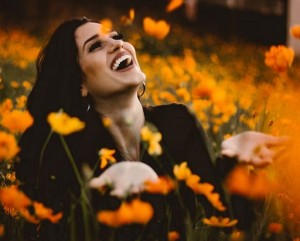 Semua Berhak Bahagia, 6 Tips Sederhana untuk Meraih Kebahagiaan