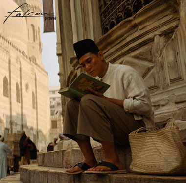 Biaya <i>Make-up</i> Vino G Bastian di Film Buya Hamka Tembus Rp3 Miliar