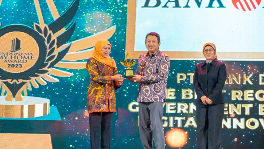 Bank DKI menerima penghargaan kategori The Best Regional Government Bank At Digital Innovation dari ajang Property & Bank Awards 2023 and Indonesia My Home Awards 2023.