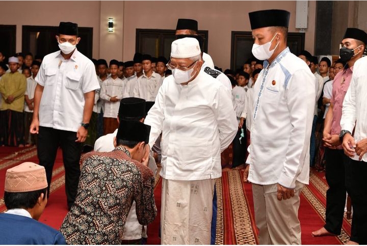 Wapres Salat Tarawih Bersama Santri Ponpes An Nawawi Tanara Banten