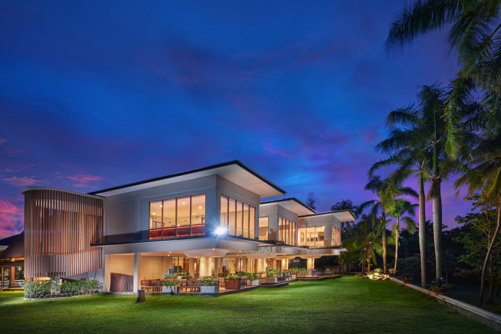 The Royale Krakatau Siapkan Panggung Musik di Atas Restoran