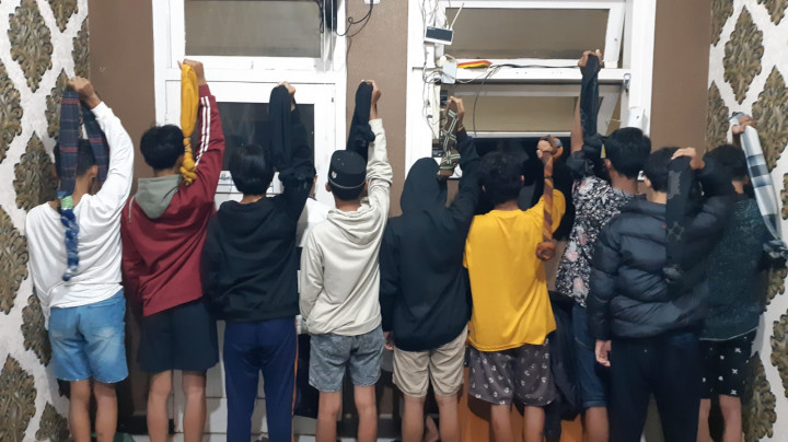 Perang Sarung Berujung Kekerasan, Sejumlah Anak-Anak Ditangkap