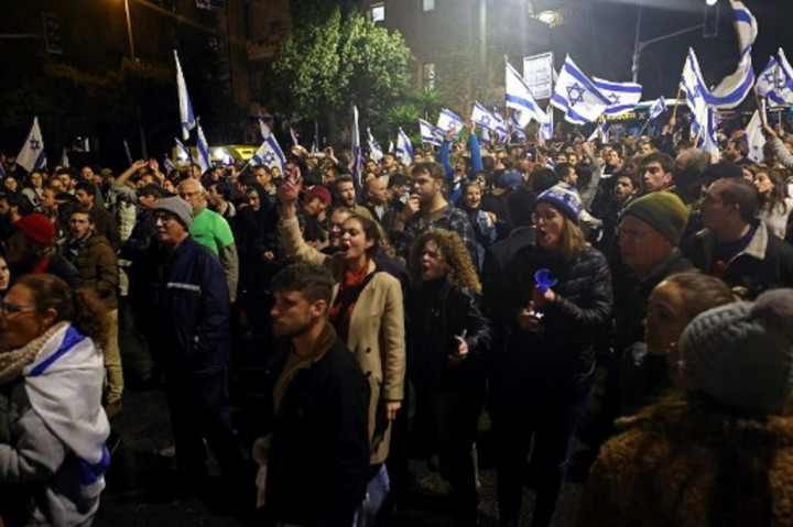 Netanyahu Pecat Menhan Israel, Picu Protes Masif di Tel Aviv dan Yerusalem