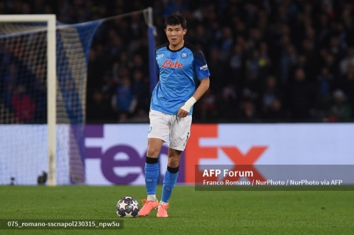 Bek Napoli Abaikan Ketertarikan Manchester United