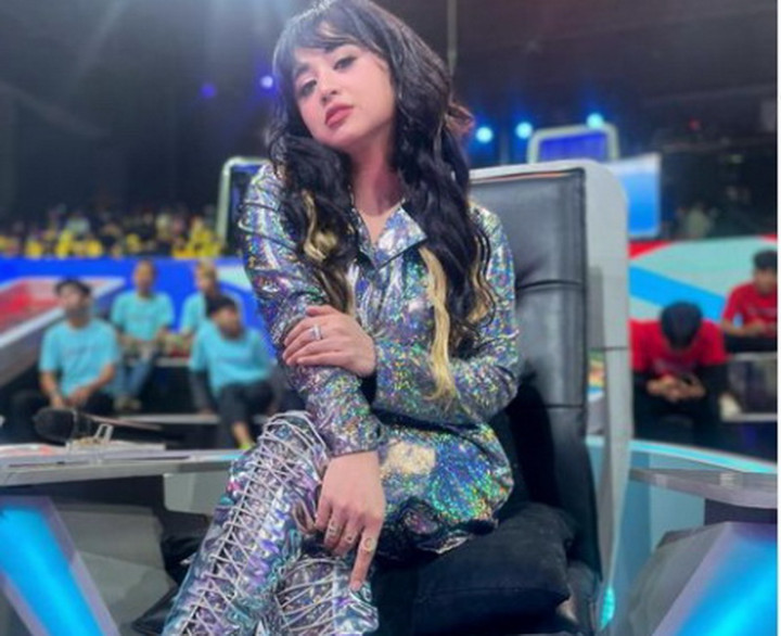 Sudah Dilamar Pilot, Dewi Perssik Belum Bisa Pastikan Pernikahan