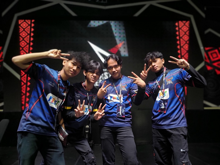 First Raiders Eclipse Beri Kejutan di Puncak Klasemen FFML Season 7