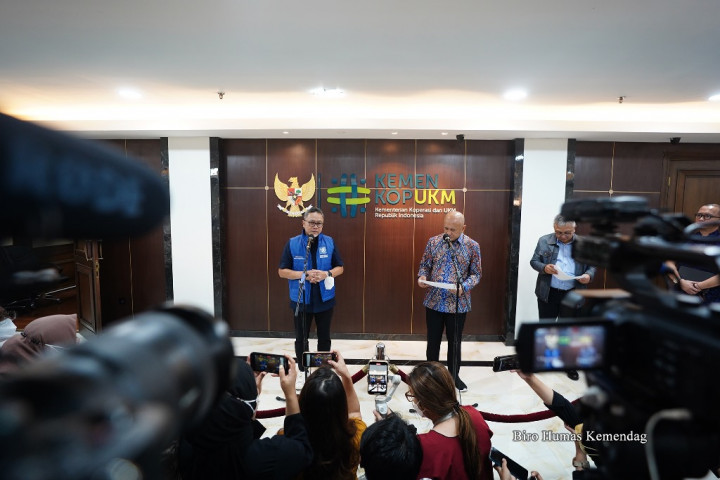 Mendag dan Menkop UKM Berantas <i>Thrifting</i> Demi Lindungi Industri Tekstil Lokal