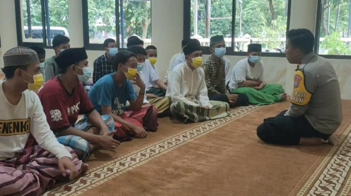 Belasan Remaja Pelaku Perang Sarung di Subabaya Diwajibkan Ikut Pesantren Kilat