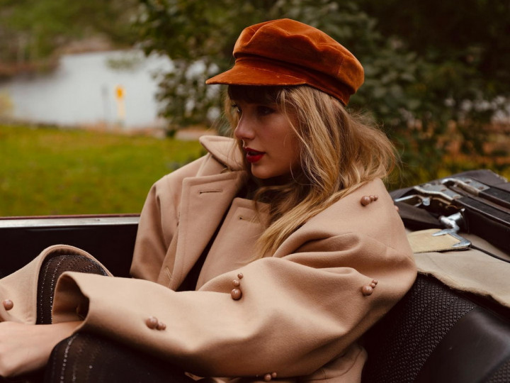 Taylor Swift Samai Capaian Whitney Houston di Top 40 Billboard 200 Chart