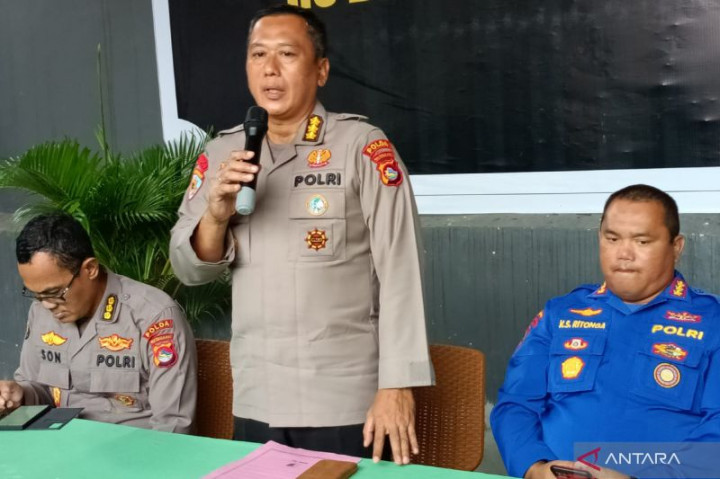 Polisi Temukan Potongan Tubuh Korban Kebakaran Tanker MT Kristin Surabaya