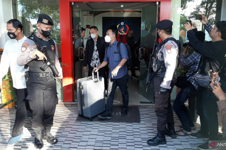 KPK Sita Dokumen Kuota Tembakau di Kantor BP Tanjungpinang