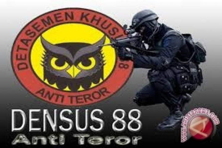 Densus 88 Geledah Kantor Yayasan di Sigi dan Donggala