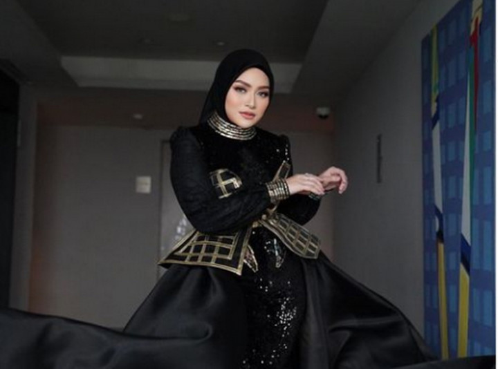 Nathalie Holscher Akui Undangan Pernikahannya Hanya Gimmick