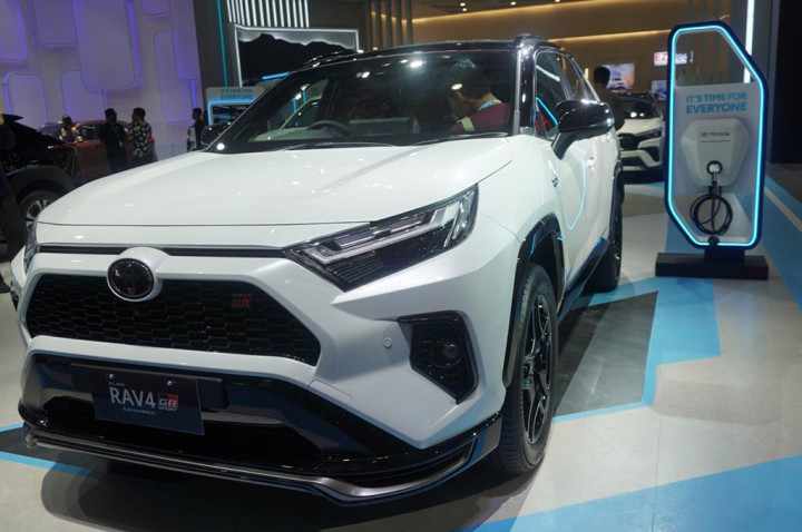 Toyota Janjikan RAV4 GR Sport PHEV Meluncur Tahun Ini