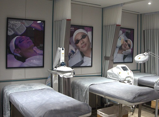 (Klinik Dermies Max by ERHA di Puri Indah Mall Jakarta Barat. Foto: Dok. Istimewa)