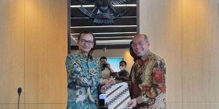 Penyerahan pembukaan SK FKG UM Surabaya. DOK Muhammadiyah.or.id