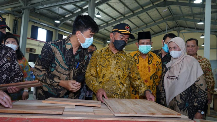 Menko PMK: Pendidikan Vokasi Harus <i>Link and Match</i> dengan Dunia Industri