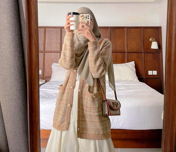 Inspirasi Outfit Outer Hijab untuk Bukber Puasa