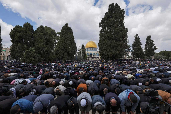 Ribuan Muslim Padati Kompleks Al-Aqsa pada Jumat Kedua Ramadan