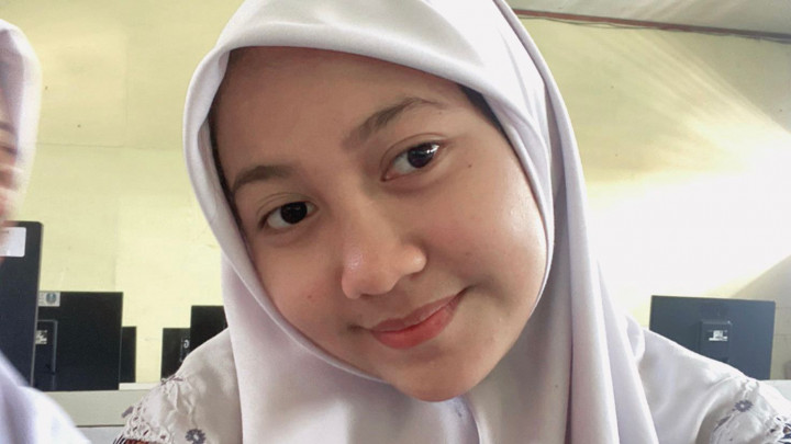 Camaba Termuda Unair, Lolos SNBP Jadi Kado Ultah Terindah untuk Rosa