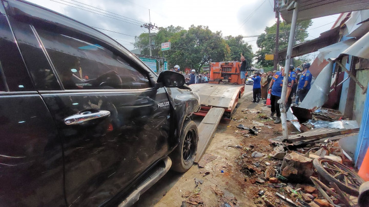 Mobil Dinas Bupati Kuningan yang Kecelakaan Dikendarai Sopir Pribadi