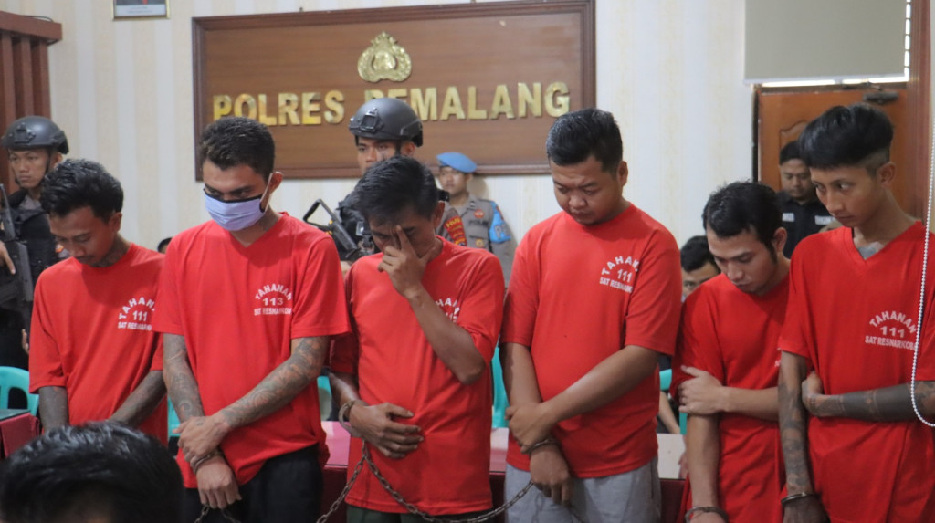 Polres Pemalang menangkap tersangka AR, (22), warga Desa Mengori, Pemalang di Bekasi, Jawa Barat. 
