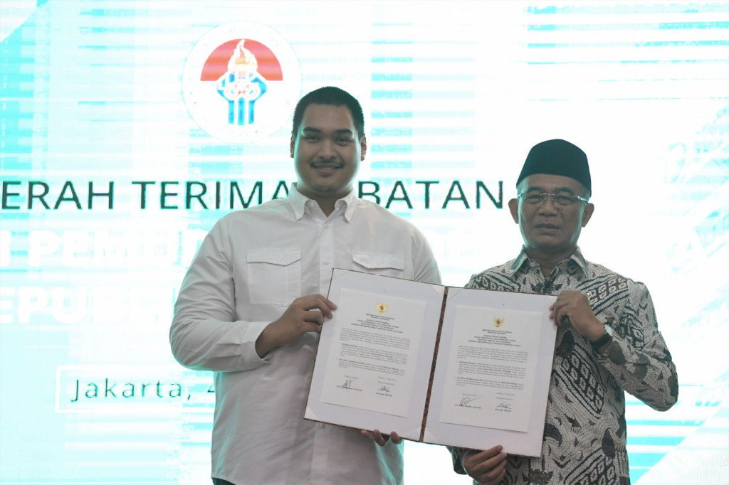 Suasana sertijab Menpora dari Muhadjir Effendy kepada Dito Ariotedjo. (foto:raiky/kemenpora.go.id)