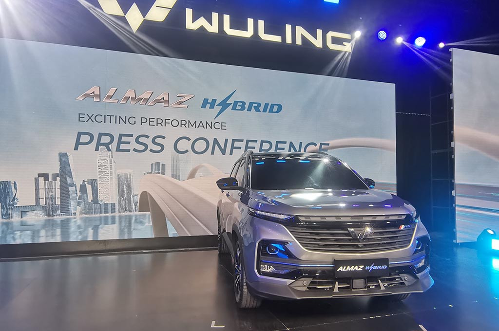 Wuling Almaz Hybrid. Medcom.id/Ekawan Raharja