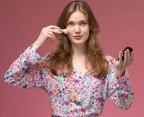 Bekas jerawat dapat disembunyikan dengan make up. (Foto: Ilustrasi. Dok. Freepik.com)