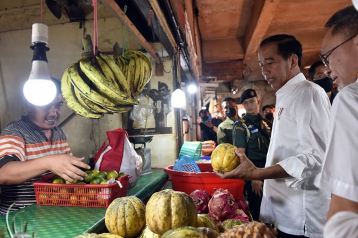 Jokowi: Harga Barang Turun Perkuat Daya Beli Masyarakat