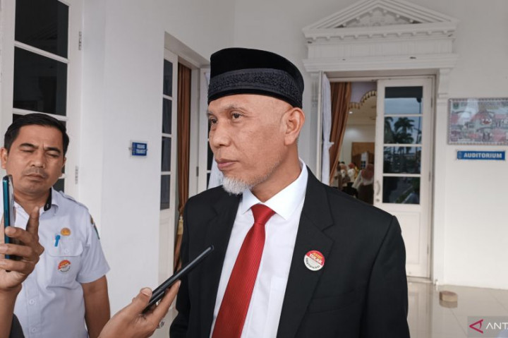 Gubernur Sumbar Perintahkan Wali Kota dan Bupati Tertibkan Pengemis di Pinggir Jalan