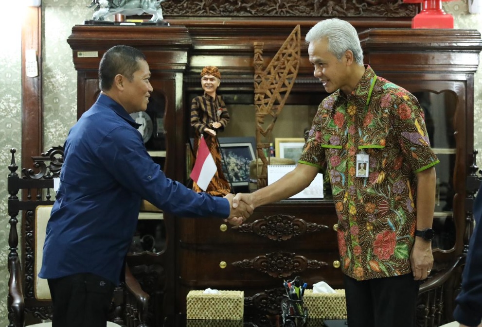 Gubernur Jawa Tengah Ganjar Pranowo dan Perwakilan Kementerian Pertanian Agustini Irmawati. Istimewa
