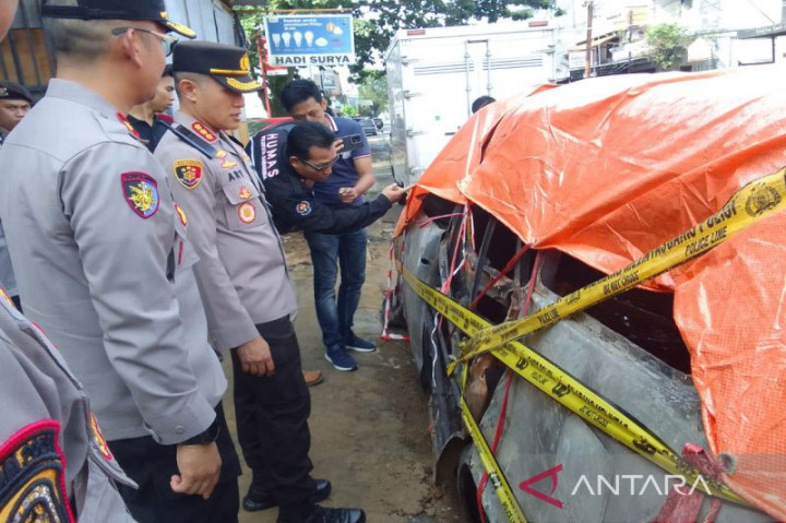 Polresta Samarinda Kejar Pemilik Mobil Pengetap BBM yang Terbakar